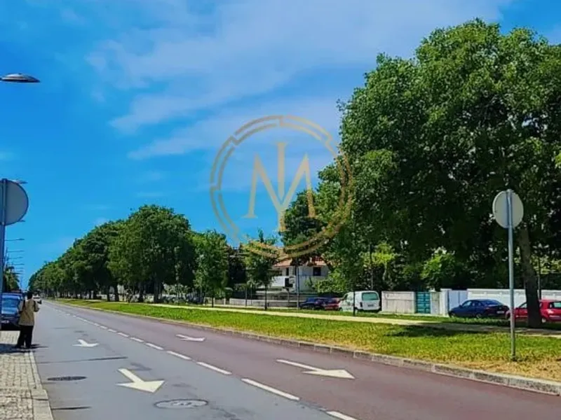 T3 com 2 lugares de garagem ao lado do Museu de Serralves