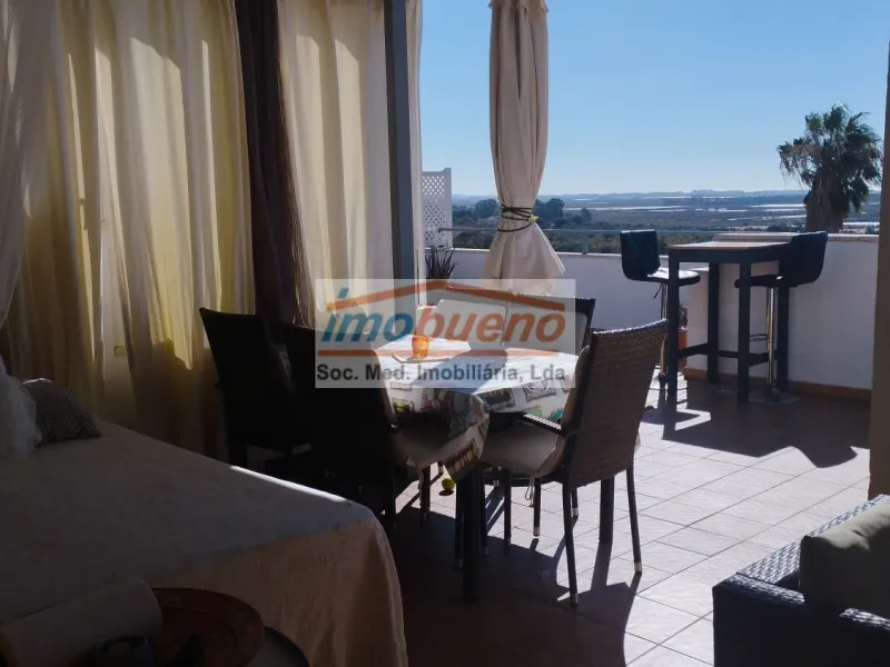 T3 + Terraço 60 m2 + Estacionamento