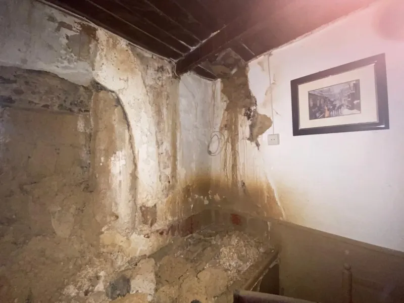 CASA CON PATIO PARA REFORMA INTEGRAL EN VALLECILLO (LEON)