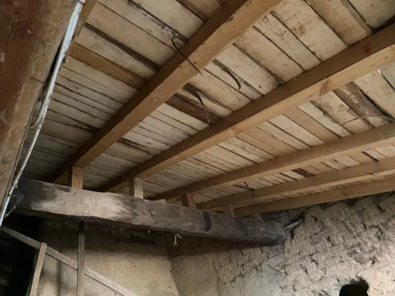 CASA CON PATIO PARA REFORMA INTEGRAL EN VALLECILLO (LEON)