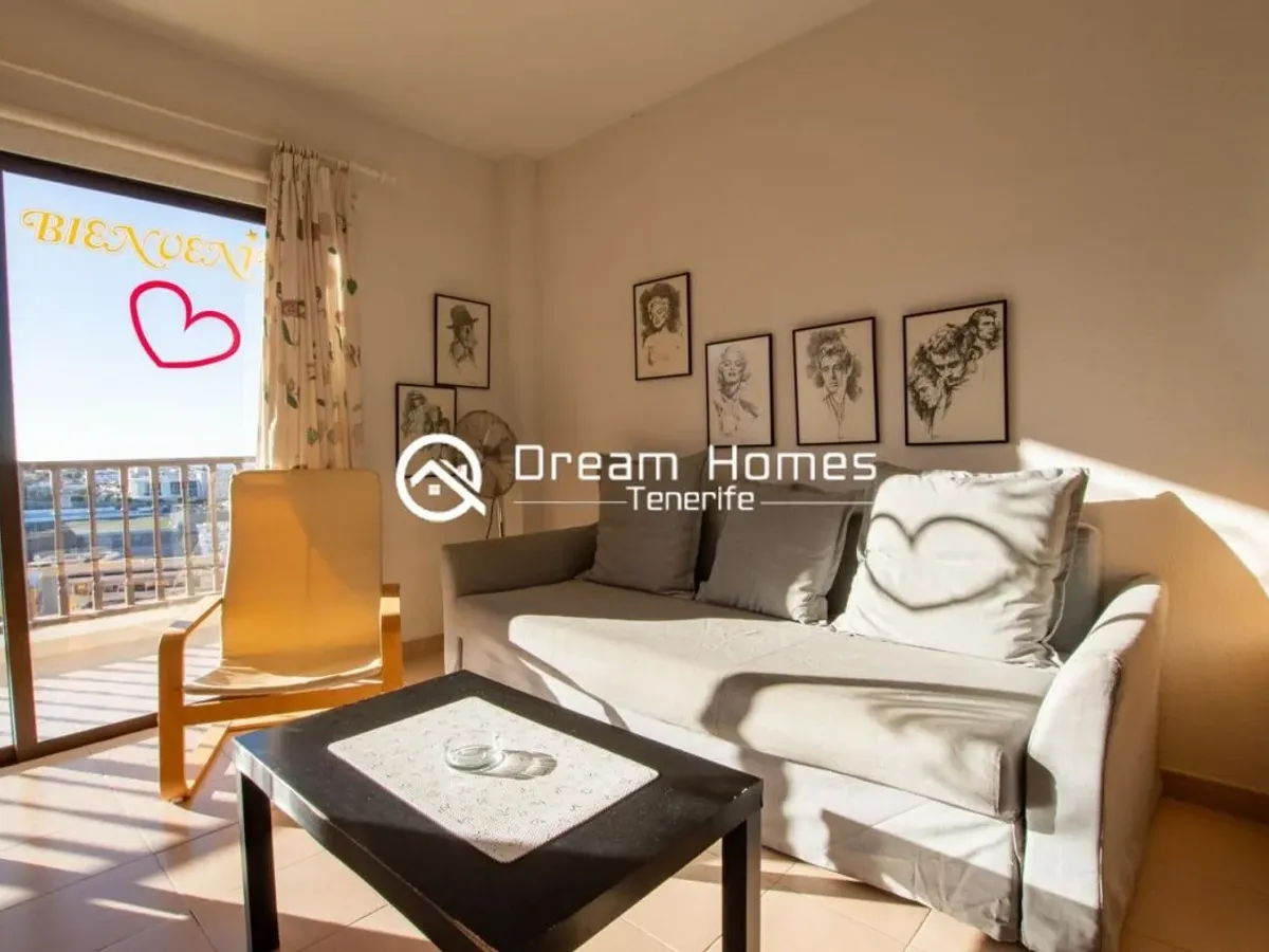 Bright & Airy Apartment with Sea Views