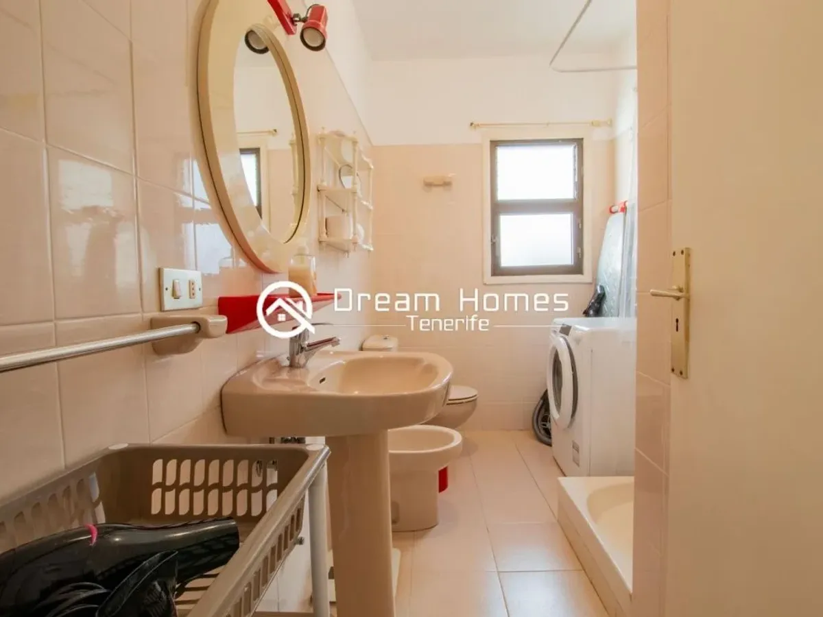 Bright & Airy Apartment with Sea Views