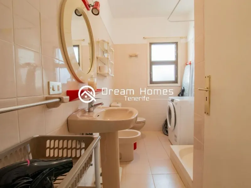 Bright & Airy Apartment with Sea Views