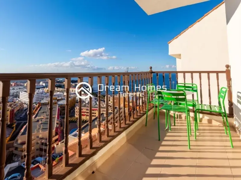 Bright & Airy Apartment with Sea Views