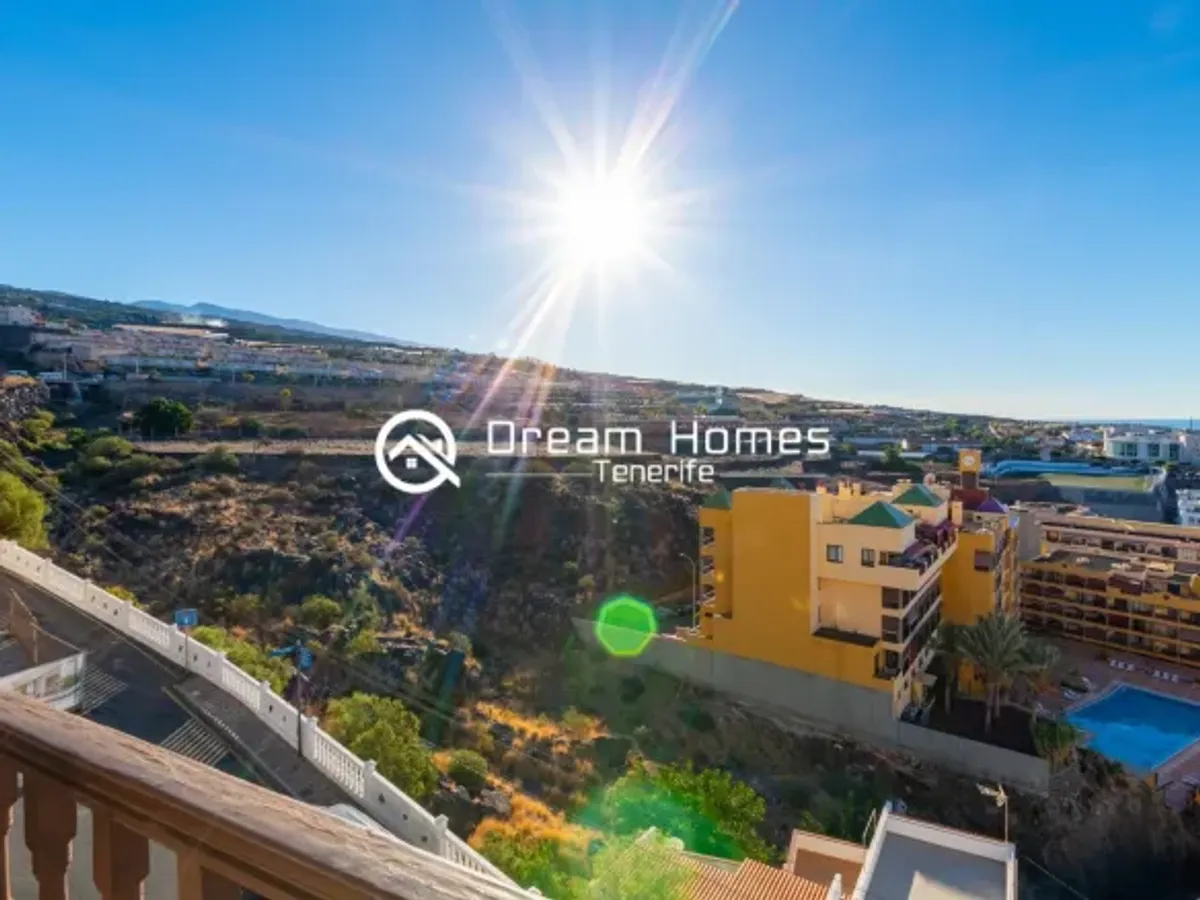 Bright & Airy Apartment with Sea Views