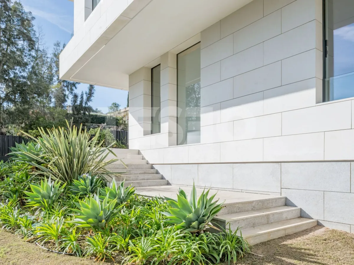 Fabulous Contemporary Style villa next to Valderrama Golf Course and facing a green protected zone.