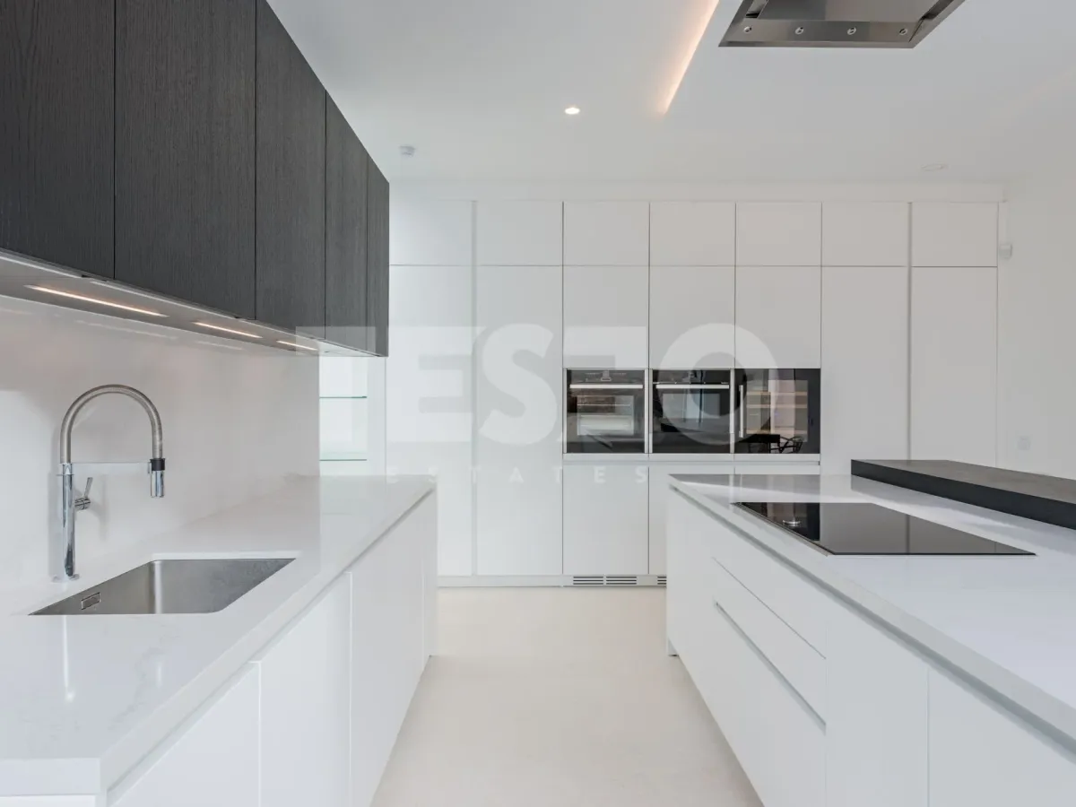 Fabulous Contemporary Style villa next to Valderrama Golf Course and facing a green protected zone.