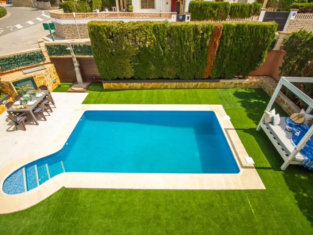 Maison jumelée à vendre avec piscine à Badia Gran