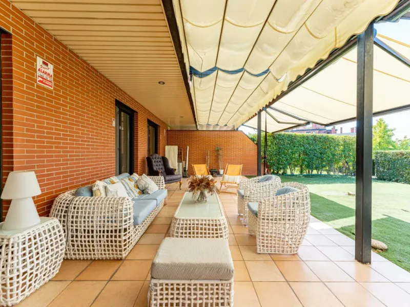 Impresionante bajo con jardín a la venta en Prado de Somosaguas – La Finca