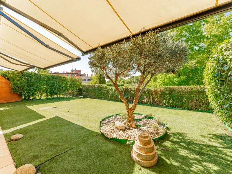 Impresionante bajo con jardín a la venta en Prado de Somosaguas – La Finca