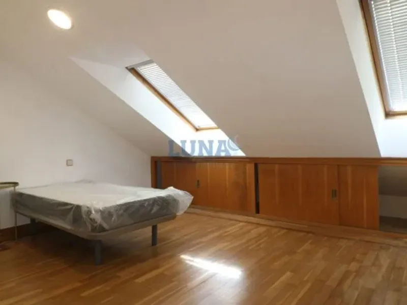 Edificio de 5 plantas con piscina en Getafe