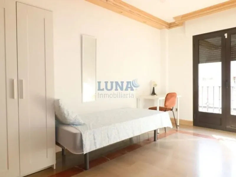 Edificio de 5 plantas con piscina en Getafe