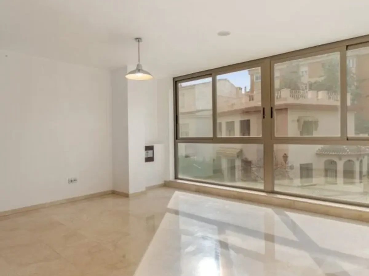 Piso en venta en Granada Paseo Del Salon