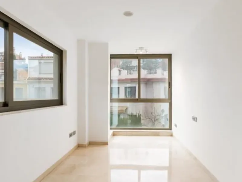 Piso en venta en Granada Paseo Del Salon