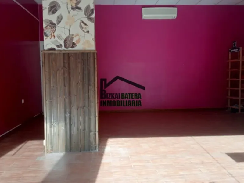 SE VENDE LOCAL DE 60 M2 EN MIRIBILLA