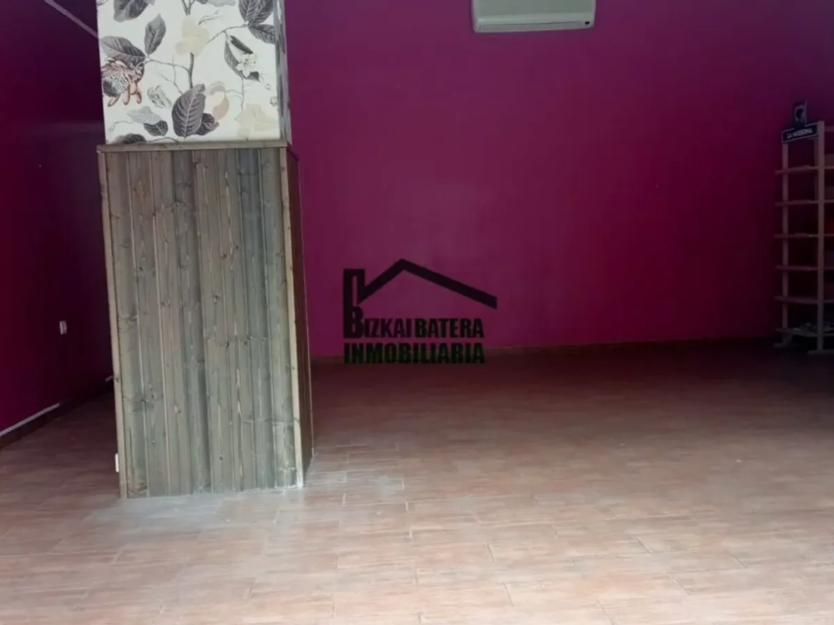 SE VENDE LOCAL DE 60 M2 EN MIRIBILLA