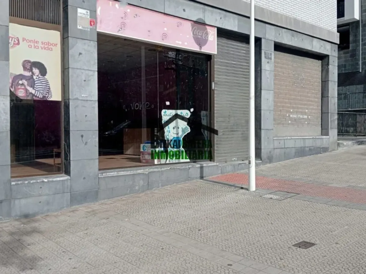 SE VENDE LOCAL DE 60 M2 EN MIRIBILLA