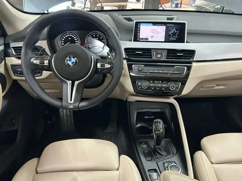 BMW X1 sDrive18i 5D Xline