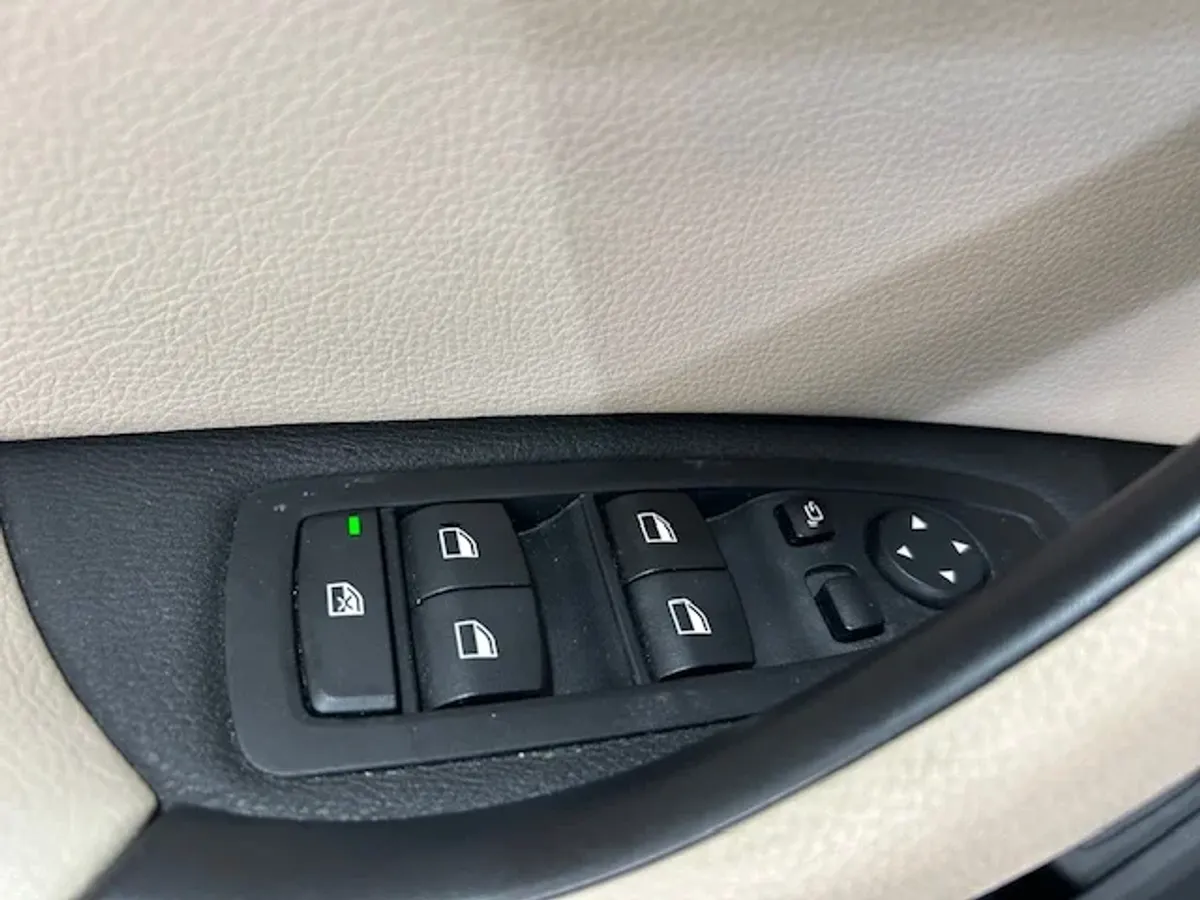 BMW X1 sDrive18i 5D Xline