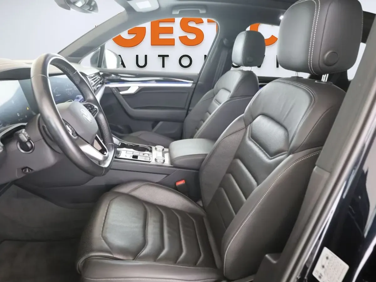 Volkswagen Touareg eHybrid Atmos 3.0 V6 TSI 280kW Tip 4M G5352