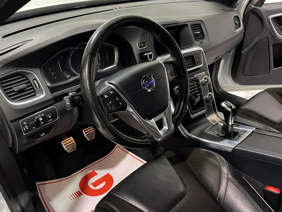 Volvo V60 2.0 D3 Momentum G9231