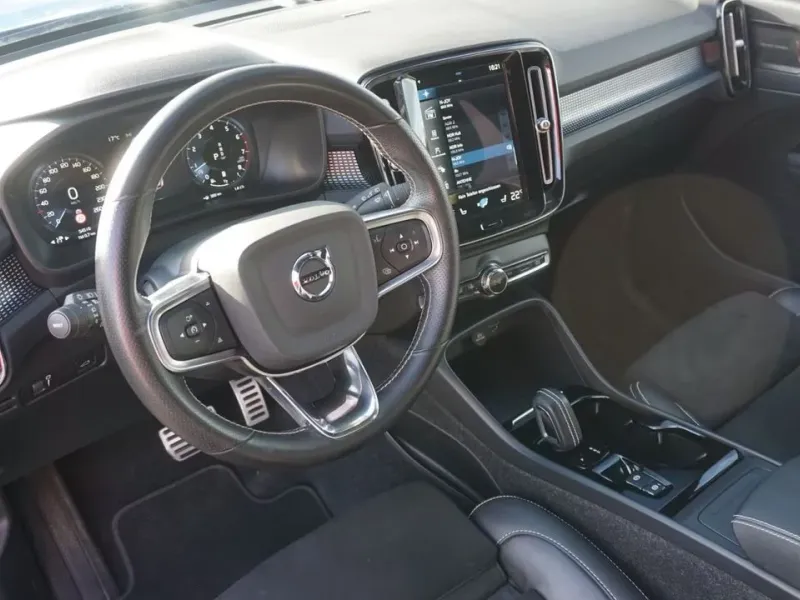 Volvo XC40 1.5 T5 Twin Recharge R-Design Auto G9892