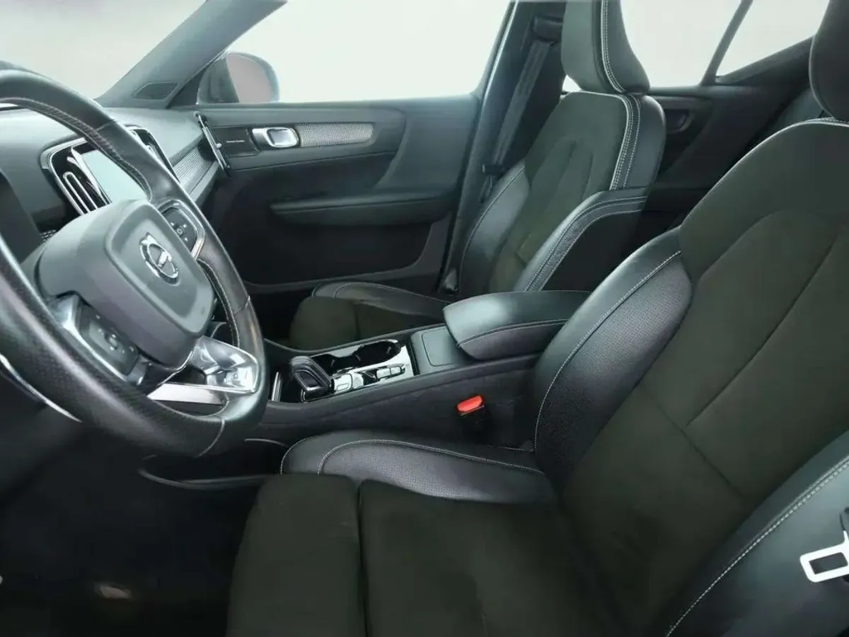 Volvo XC40 1.5 T5 Twin Recharge R-Design Auto G9892