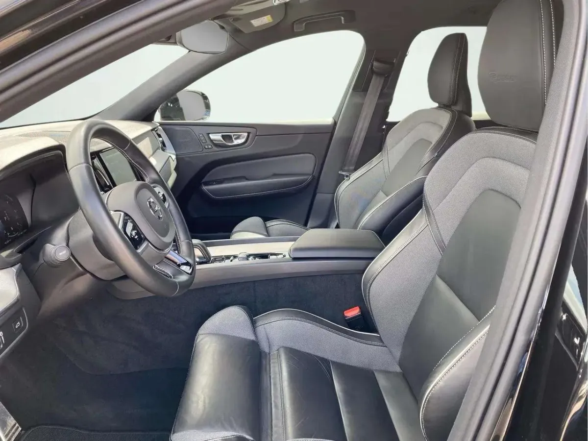 Volvo XC60 2.0 T6 AWD Recharge R-Design Auto G9485