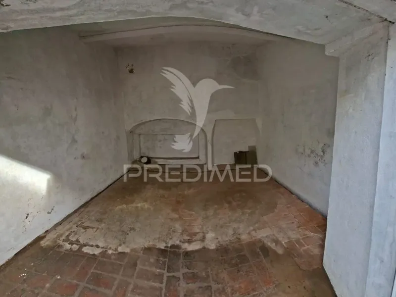 Garagem c/ 20m² no Centro de Alandroal