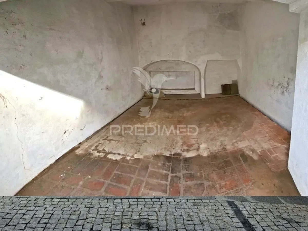 Garagem c/ 20m² no Centro de Alandroal