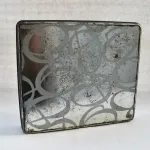 Lata metálica cinzenta 1