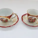 Conjunto de 2 chávenas antigas com pires  2