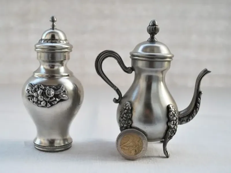 2 miniaturas em estanho 