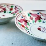 2 taças de porcelana antigas com muito uso  2