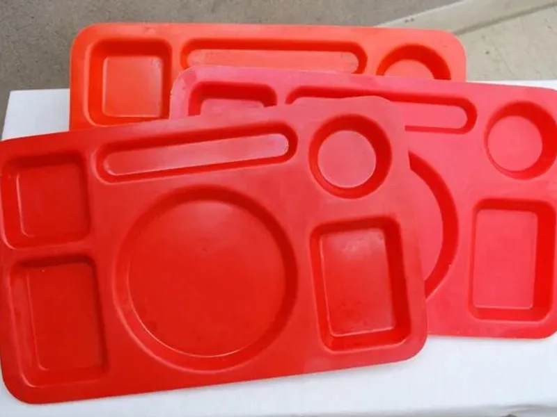 3 tabuleiros para servir refeições 