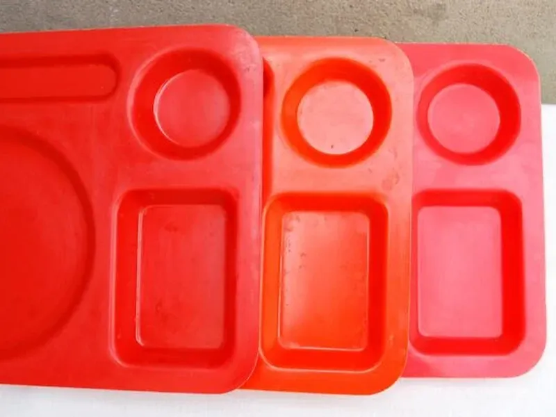 3 tabuleiros para servir refeições 