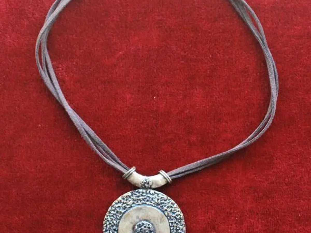 Colar da marca Honey de 2008 