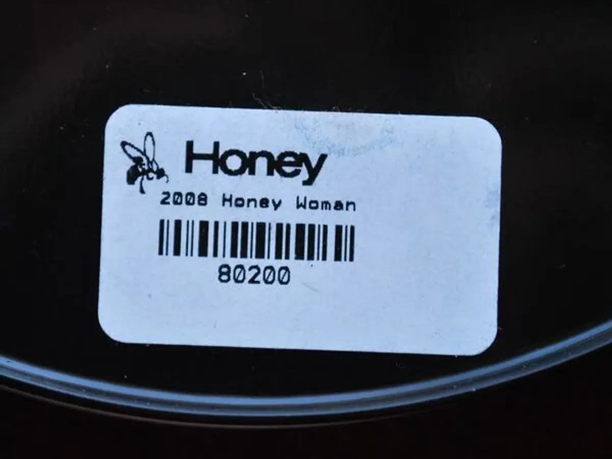 Colar da marca Honey de 2008 