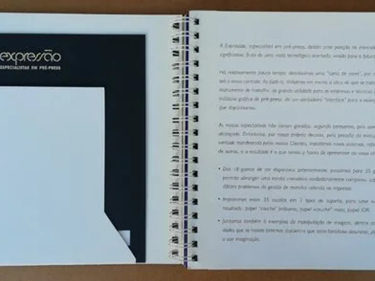 Carta de cores c/ 35 escalas impressa em offset