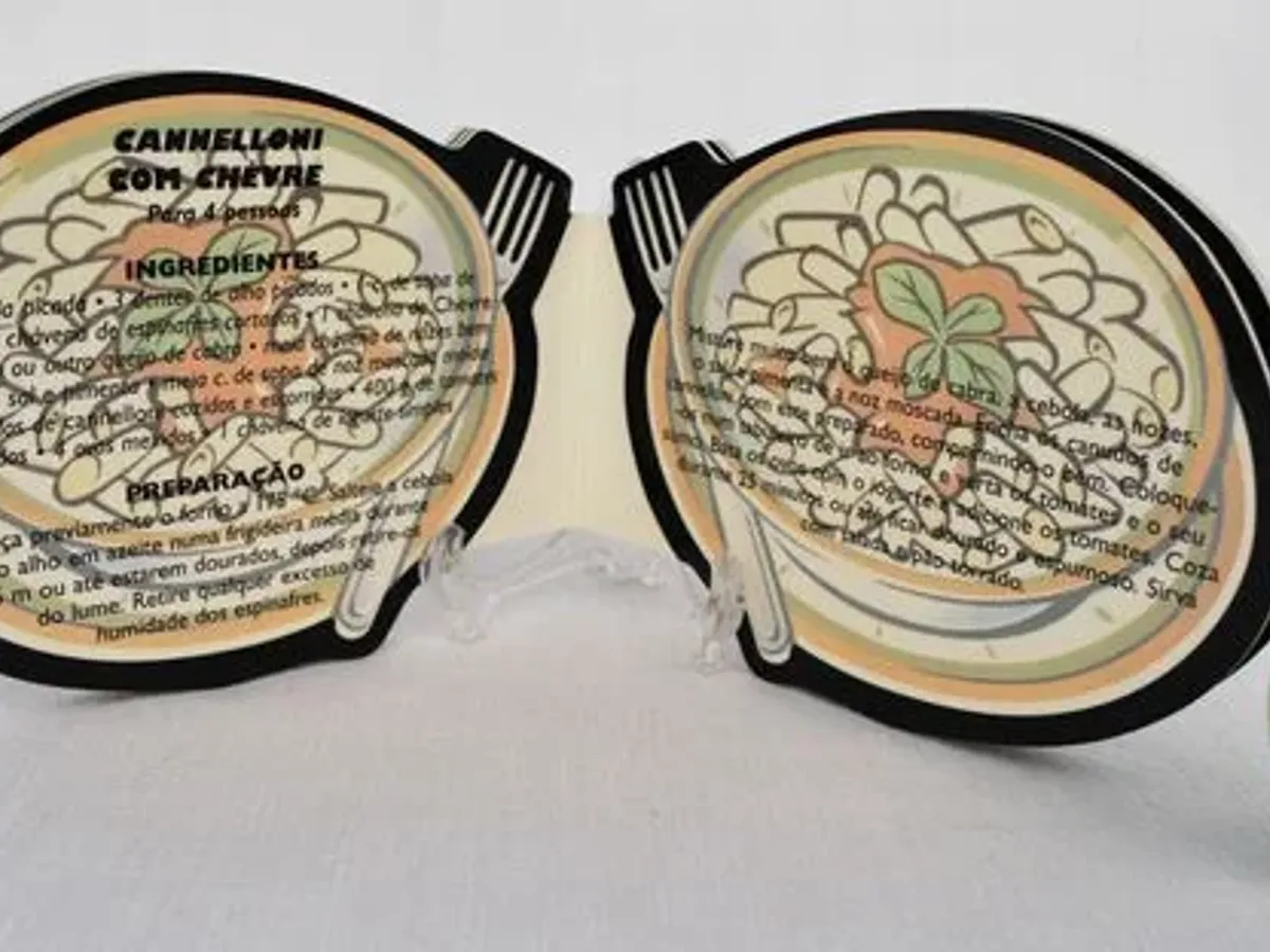 Mini livro com íman, com receitas rápidas de massa