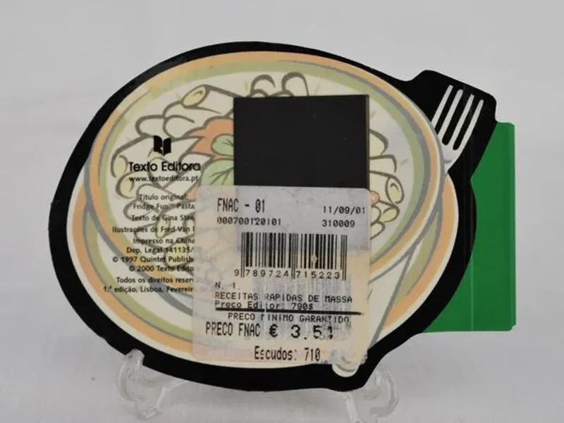 Mini livro com íman, com receitas rápidas de massa