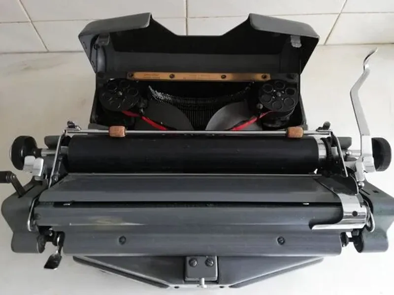 Máquina de escrever IMPERIAL 65 vintage typewriter