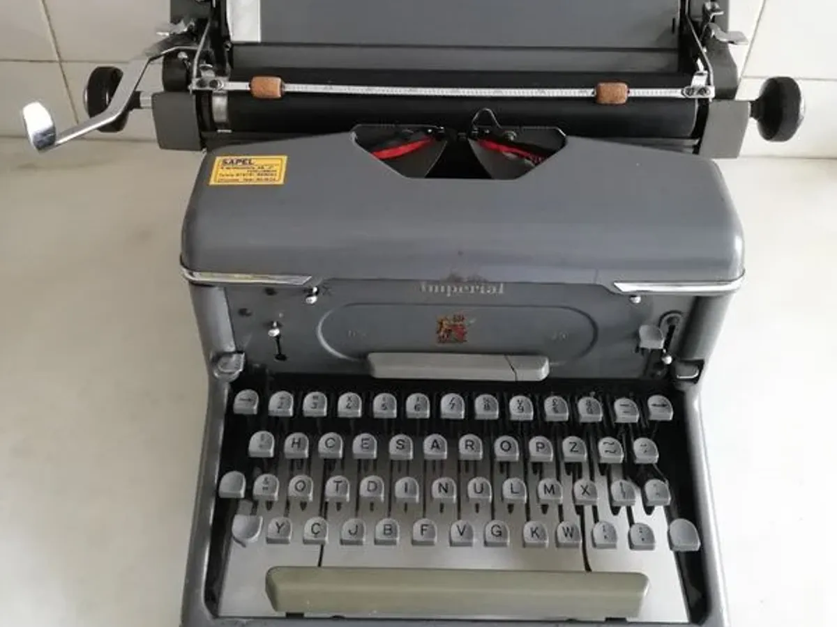 Máquina de escrever IMPERIAL 65 vintage typewriter