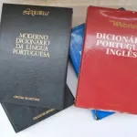 Dicionários de Português / Português-Inglês  1