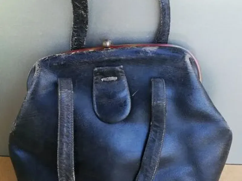 Mala de mão dos anos 60, em pele, da casa Galeão