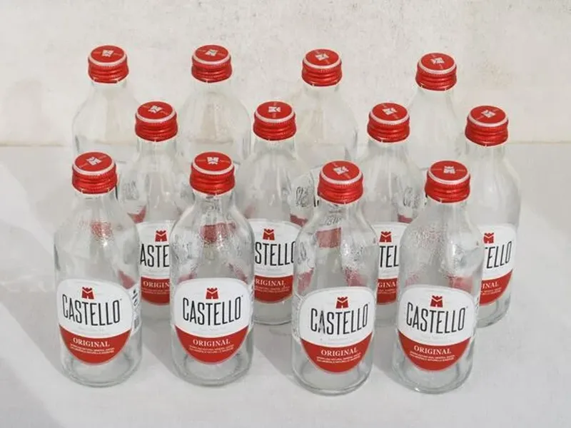 12 garrafas de 250 ml de Àgua Castello vazias