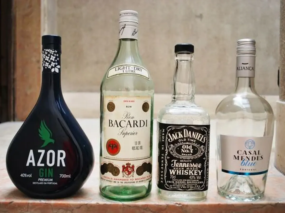 12 garrafas de 250 ml de Àgua Castello vazias