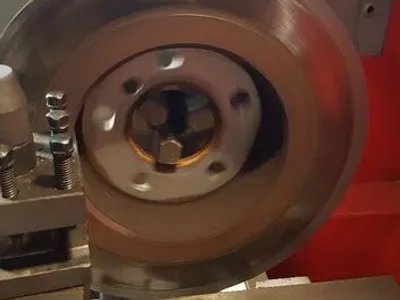 Retificação discos auto.