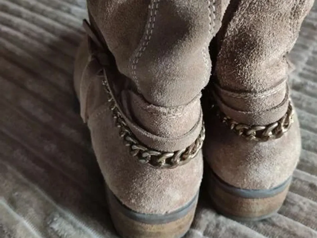 Botas camurça castanhas