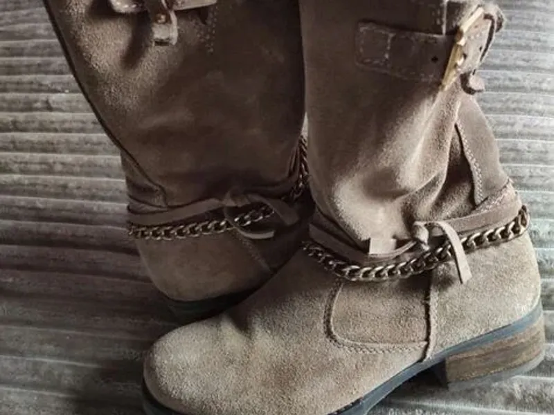 Botas camurça castanhas